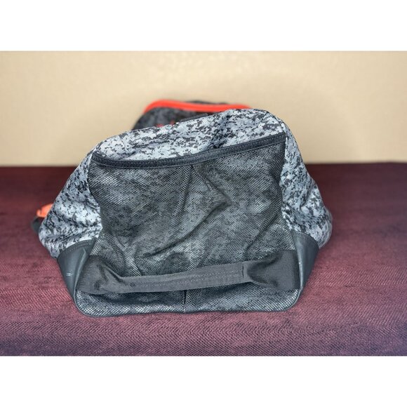 Nike Duffel Bag Camouflage Gray & Orange For Gym Or Travel - Picture 6 of 7